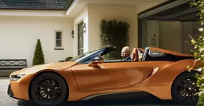 VIDEO - Directorul Mercedes-Benz s-a retras pentru a putea conduce BMW-uri