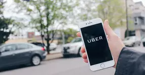 Uber vrea să achiziţioneze platfoma Freenow deținută Daimler şi BMW