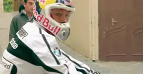 Chris Pfeiffer a venit în România să ne arate ce înseamnă freestyle pe motocicleta electrică