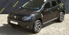 Mașină de colecție – versiunea limitată Dacia Duster Black Collector
