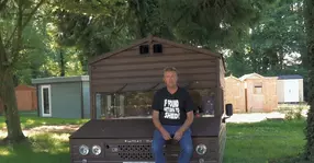 Cea mai rapidă baracă din lume poate atinge 181 km/h, deși pare imposibil