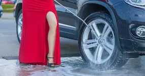 Atenție unde îți speli mașina! Poți fi amendat cu până la 500 de lei