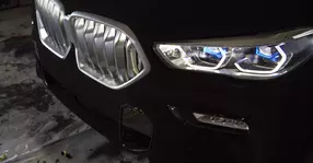 Cea mai neagră mașină din lume: BMW X6 Vantablack