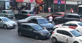 Legea junglei în București! Blocat în parcare, acest șofer s-a răzbunat într-un mod uluitor