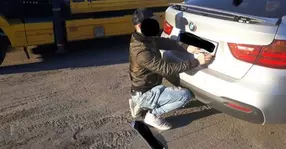 Ce pățești dacă ascunzi numerele mașinii atunci când decizi să parchezi ilegal? Ne arată un timișorean