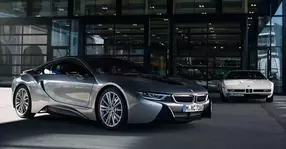 BMW i8 iese din producție, dar nu înainte de a stabili un record