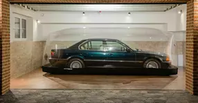 Ofertă unică: BMW Seria 7 E38 păstrat în țiplă este scos la vânzare. Merită banii?