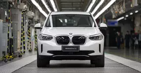 BMW a început să producă modelul electric iX3 în China