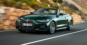BMW Seria 4 Convertible are plafon textil, motoare cu până la 374 CP