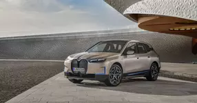 BMW a publicat primele imagini cu viitorul SUV electric iX
