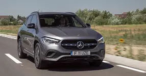 Mercedes GLA 200d 4Matic: Mai mare, mai mult, tot!
