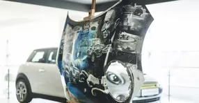 MINI repornește inițiativa #ArtMeMINI cu două lucrări ale lui Adrian Mitu