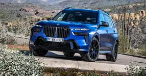 Modificări de stil considerabile și destule perfecționări tehnice. Destul cât să poți zice „noul BMW X7” pe bune
