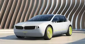 Neue Klasse a fost odată, acum BMW i Vision Dee este „neue klasse”, cu tot ceea ce presupune o viziune de viitor cuprinzătoare.