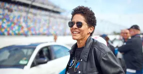 Artă în viteză: artista Julie Mehretu își va pune semnătura pe următorul BMW Art Car