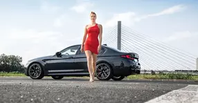Interviu: Hype Fox și BMW M5 Competition - Fata care prezintă...?