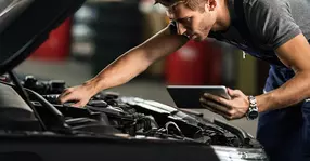 (P) Importanța service-urilor auto profesionale în menținerea performanței vehiculului tău