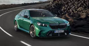 Schimbare de filosofie la noua generație BMW M5: amprenta premium-hightech devine factor dominant.