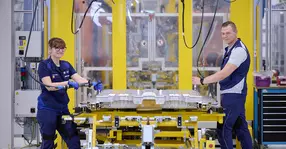 Uzina BMW de la Dingolfing, în avangarda tehnicii: 10 ani de activitate dedicată mobilității cu emizii zero.