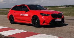 Surpriză: prima etapă a campionatului național Romanian Retro Racing din 2025 a avut ca safety car un BMW M5 Touring!
