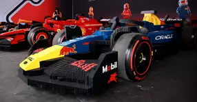 La FORMULA 1 MIAMI GRAND PRIX 2025, Grupul LEGO și Formula 1® prezintă 10 mașini LEGO® complet funcționale, conduse de piloții de F1