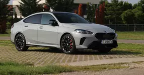 Singurul său atribut extrem e carisma. În rest, BMW M235 xDrive Gran Coupé e un exponent al sportivității eficiente.