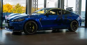 Eveniment excepțional la BMW APAN Motors Iaşi. Acolo s-au livrat două exemplare ale ediției limitate BMW M4 CS VR46