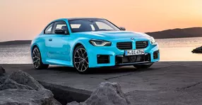 La 480 CP, e preferabil să ai tracțiune integrală. BMW M2 M xDrive propune asta și ceva în plus