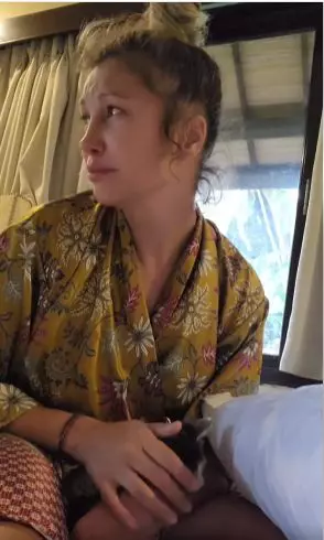 lora-clipe-dureroase-in-bali-1