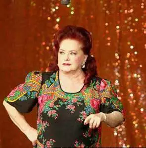 Stela Popescu8