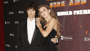 Cântăreața Miley Cyrus și muzicianul Maxx Morando s-au logodit