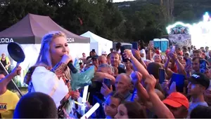 Incident la un concert din Buzău. O artistă a leșinat chiar în timpul spectacolului, sub privirile îngrozite ale Mirelei Vaida