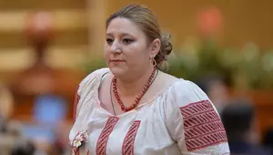 Reacția Dianei Șoșoacă după accidentul în care a fost implicată în București. "Vă asigur că voi face tot ce îmi stă în putinţă să..." Președinta S.O.S. a fost spitalizată