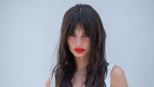 Emily Ratajkowski are un nou iubit. Actrița, surprinsă în ipostaze tandre cu un regizor celebru