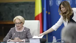 Un jurnalist susține că Viorica Dăncilă se temea că Anca Alexandrescu o sabota în timpul mandatului ei de premier: „Era pur și simplu terorizată”