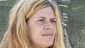 Mama gemenilor din Ploiești, morți după ce au căzut de la etaj, trece prin clipe cumplite: „Îmi doresc să mă ia Dumnezeu”