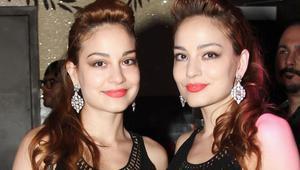 Gemenele de la Indiggo, arestate în SUA, după ce și-au agresat mama. Cu ce se ocupă Gabriela și Mihaela, după ce au renunțat la muzică