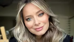 Laura Cosoi, dezvăluiri despre viața cu patru copii. Actrița este însărcinată cu al cincilea: „După ce n-am mai alăptat, de fiecare dată am rămas din nou însărcinată”