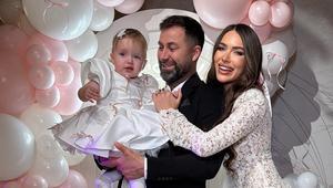 Iustina Loghin de la Insula Iubirii, sezonul 8, criticată dur pentru cum își crește fetița. Ce replică le-a dat celor care au blamat-o: „Avem copii fericiți, nu stresați!”