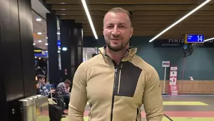 Cine este Marian Godină de la Survivor România 2026. Este polițist, influencer, scriitor, este însurat și are doi copii