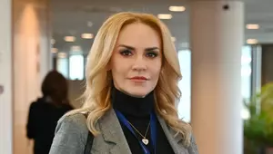 Cum arăta Gabriela Firea înainte să se angajeze la Antena 1. Avea părul brunet și scurt