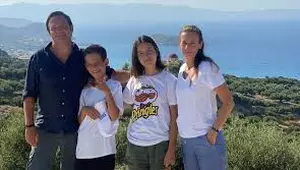 Ce reguli le impune Daniel Buzdugan celor doi copii adolescenți. Este un tată dur:„Se tem de mine”