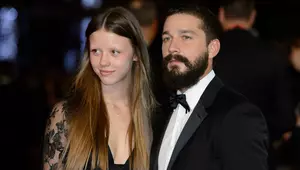 Mia Goth și Shia LaBeouf s-au despărțit în secret după 13 ani de relație