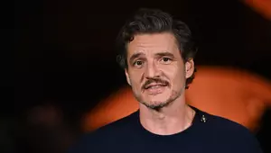 Pedro Pascal și Rafael Olarra, presupusul iubit, surprinși în ipostaze tandre