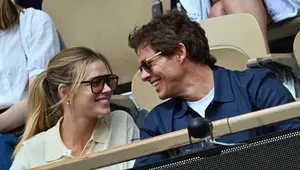 James Marsden și Frederique Brons, adorabili la premiera sezonului 2 din „Your Friends & Neighbors”. Între ei este o diferență de vârstă de 25 de ani