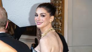 Anne Hathaway este însărcinată cu al treilea copil la 43 de ani. „Nu m-am simțit pe deplin prezentă până când nu am devenit mamă”