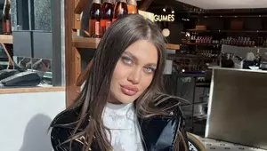 Cine este influencerița româncă arestată în Franța. „Angelina Jolie de România” a furat o brățară Louis Vuitton de peste 36.00 de euro