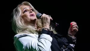 Bonnie Tyler, legenda muzicii pop, a murit la 75 de ani. De ce boală suferea