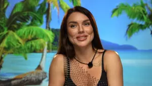 Cristina Scarlevschi de la Insula Iubirii, sezonul 9, primele imagini cu noul iubit: „Așa arată leacul care nu se vinde în farmacii”
