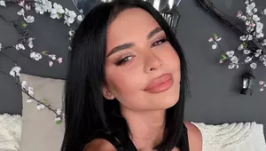 Andreea Popescu, surprinsă la cafea cu un bărbat celebru din televiziune